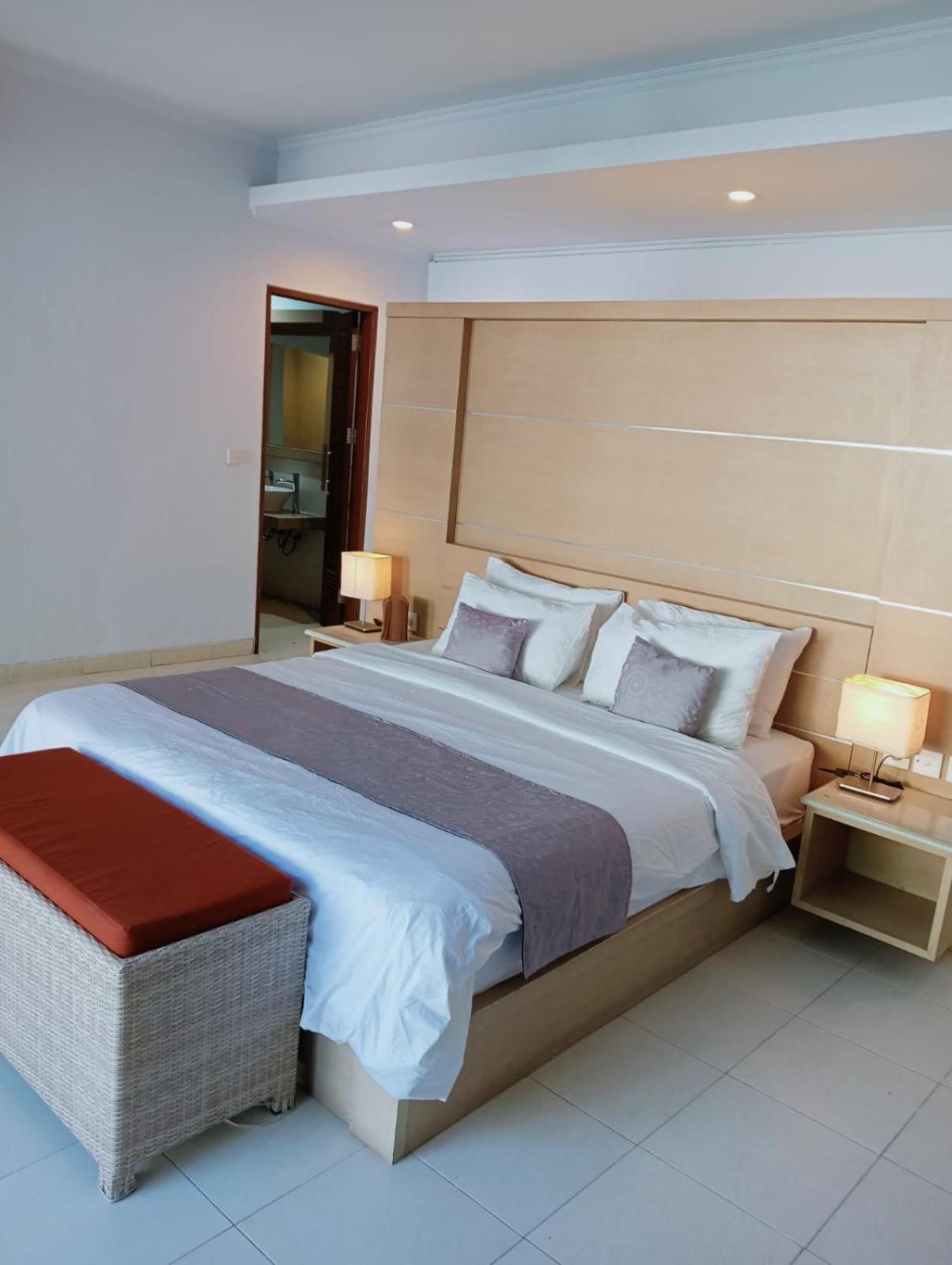 Glisten Up Villa Beach Side Sanur! Buitenkant foto
