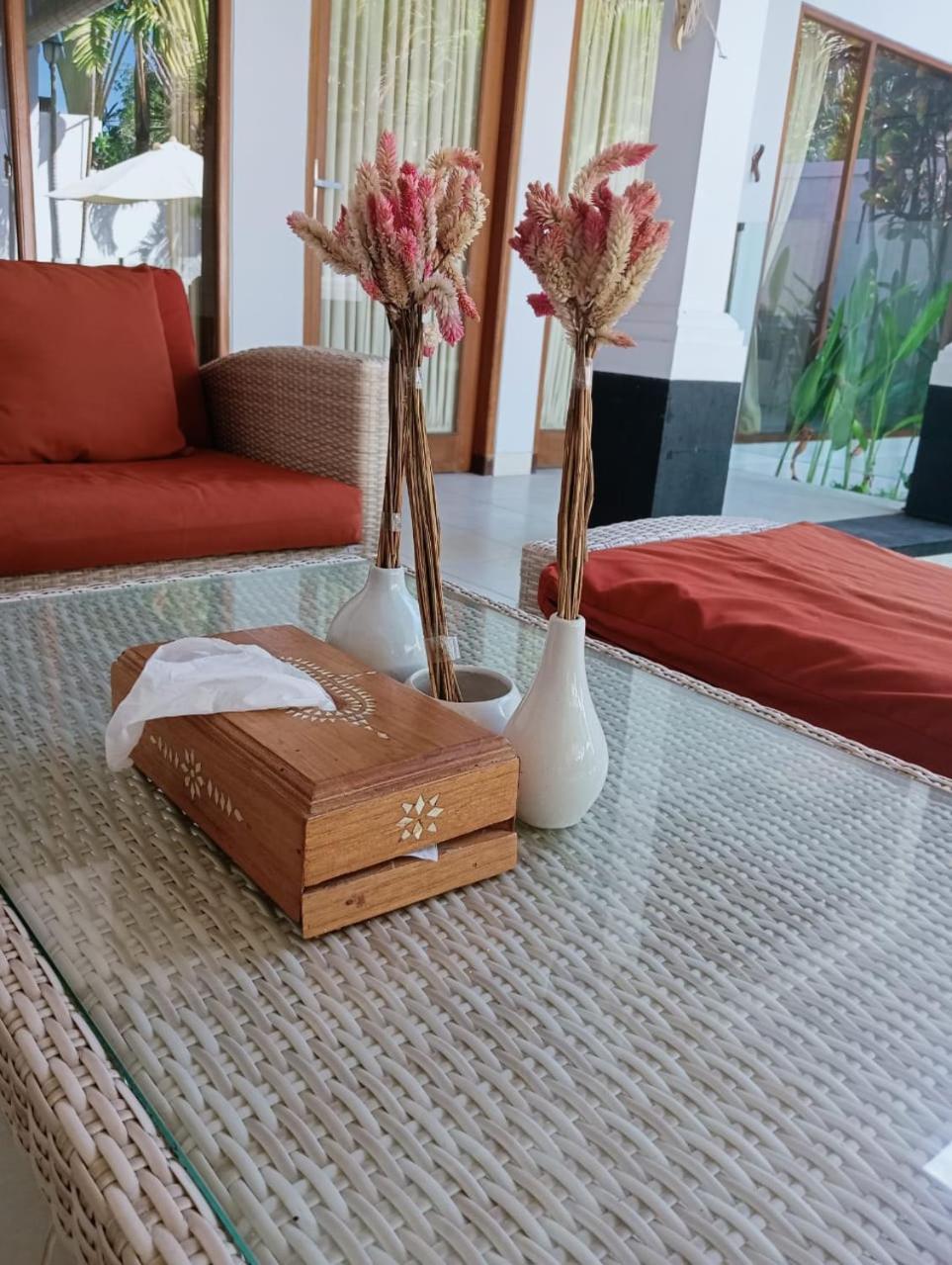 Glisten Up Villa Beach Side Sanur! Buitenkant foto
