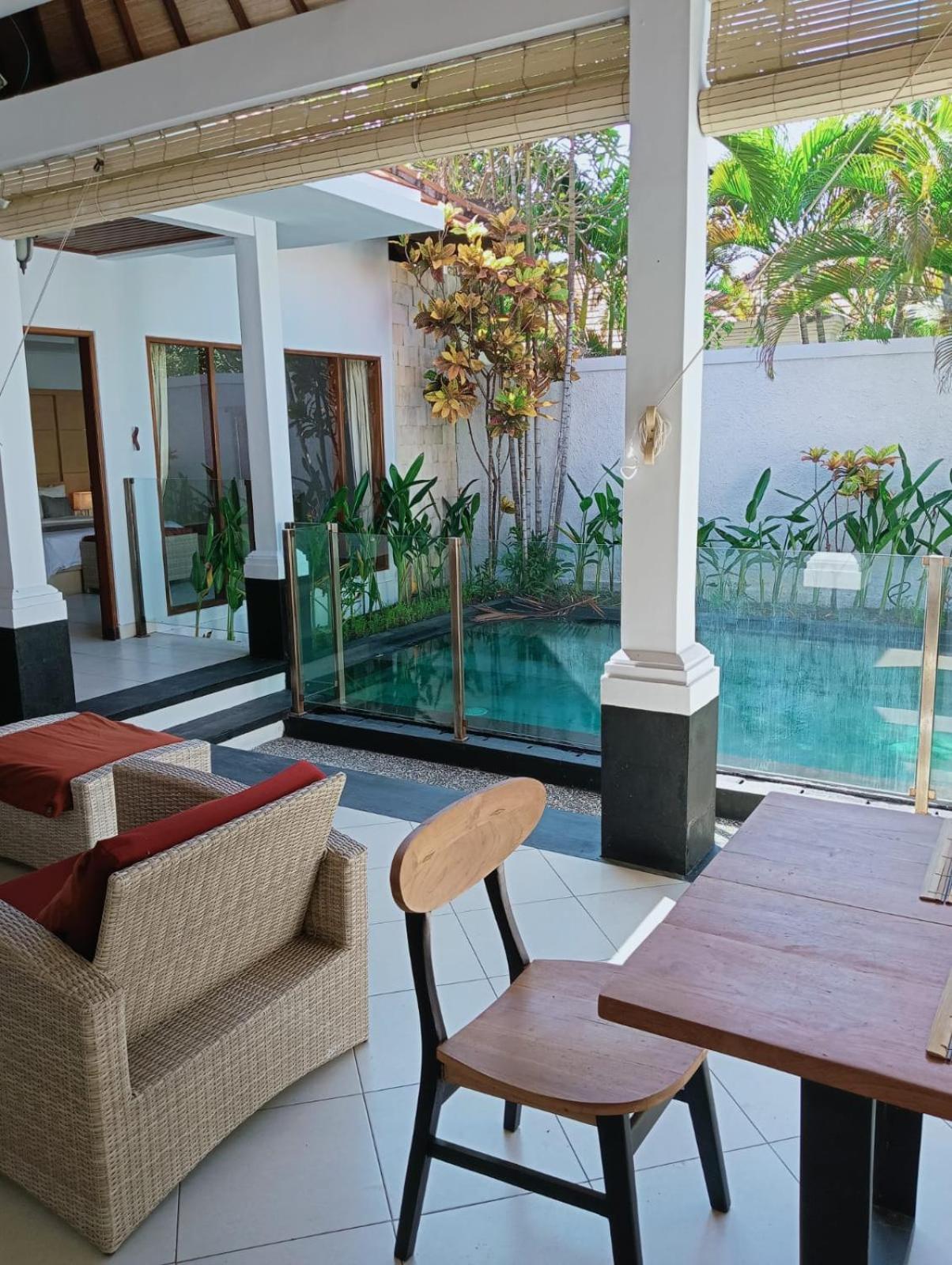 Glisten Up Villa Beach Side Sanur! Buitenkant foto