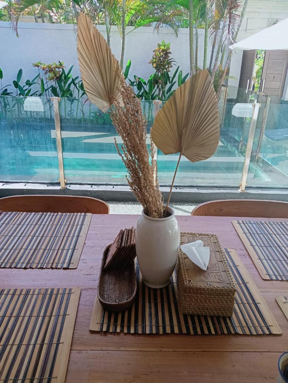 Glisten Up Villa Beach Side Sanur! Buitenkant foto