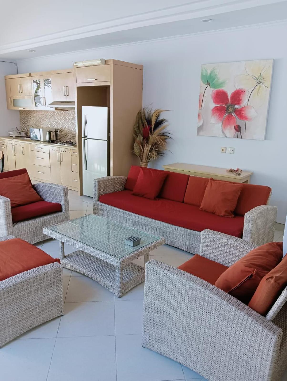 Glisten Up Villa Beach Side Sanur! Buitenkant foto